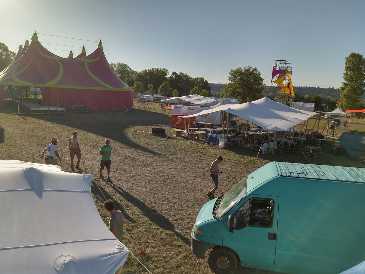 Cagibig-magasin-itinerant-_-woodstower-2017
